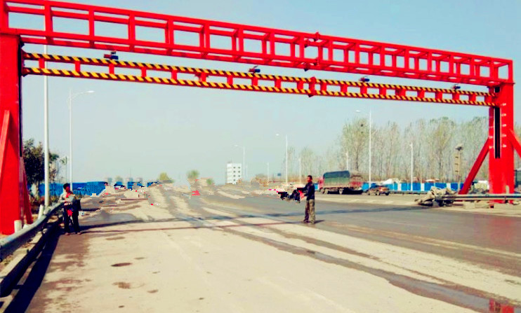 可讀取車(chē)輛號(hào)牌電動(dòng)升降限高桿